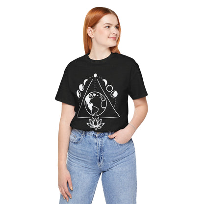 Triangle moon phases & Lotus - T-Shirt