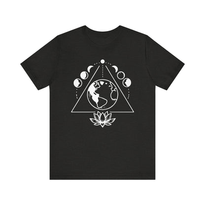 Triangle moon phases & Lotus - T-Shirt