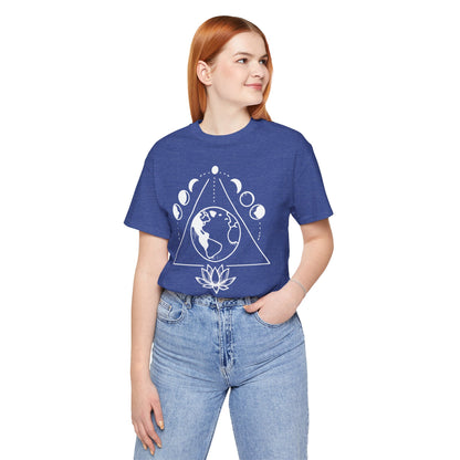 Triangle moon phases & Lotus - T-Shirt